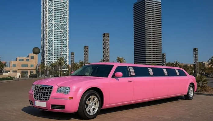 Chrysler Limousine rosa de Limusinas Gaudí Alquiler de limusinas rosas en Barcelona