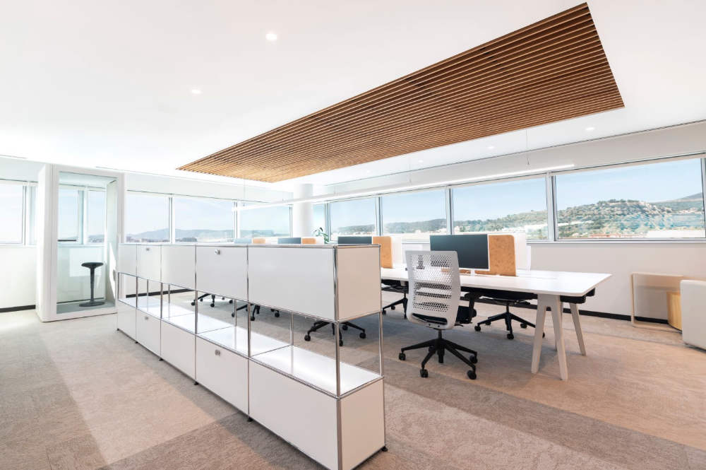 Oficinas reformadas por Adeyaka Oficinas reformadas por Adeyaka